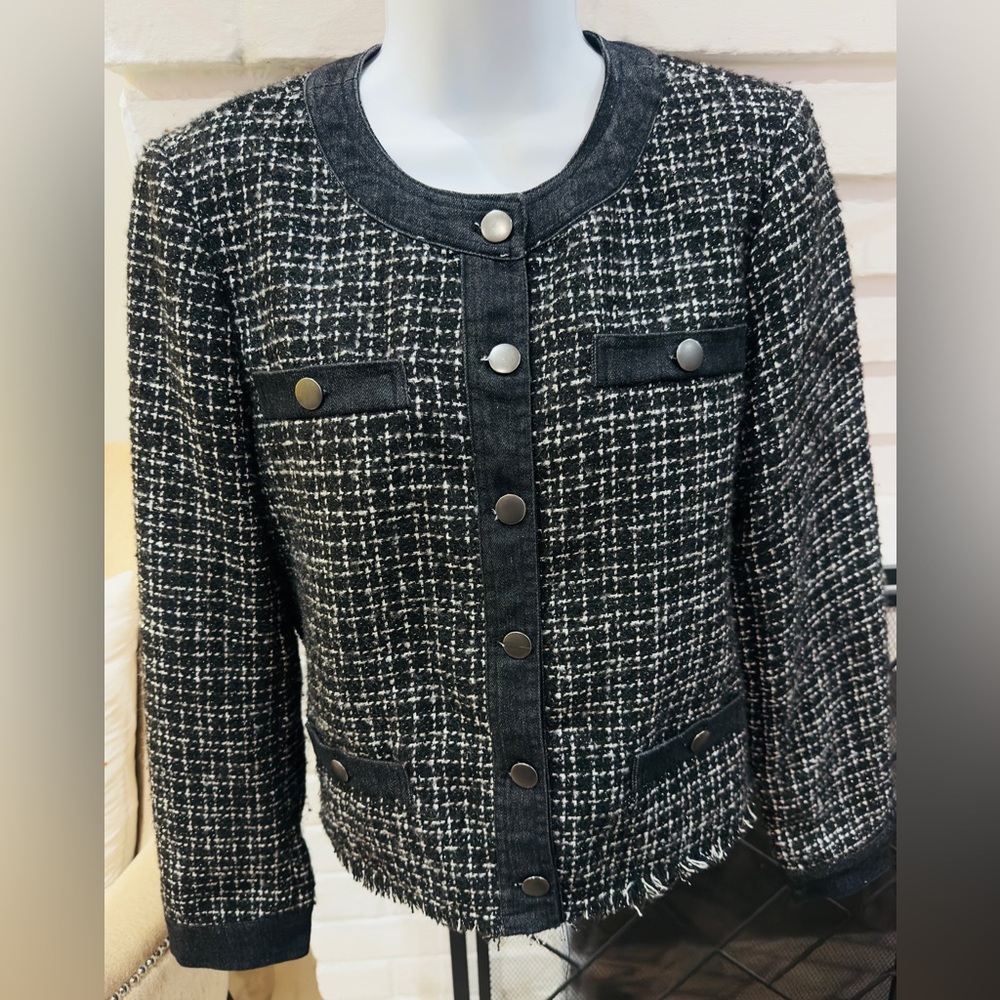 Ecru Black Denim Blazer
Women's Large